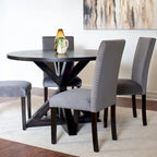 Table et chaises de salle à manger compactes avec garniture cloutée chromée pour cuisine