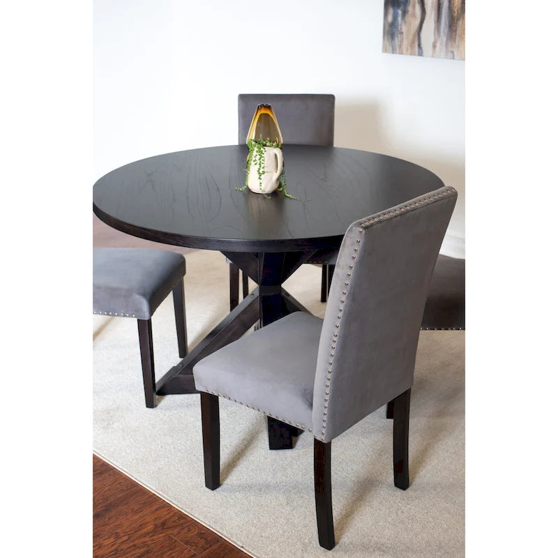 Table et chaises de salle à manger compactes avec garniture cloutée chromée pour cuisine