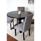 Table et chaises de salle à manger compactes avec garniture cloutée chromée pour cuisine