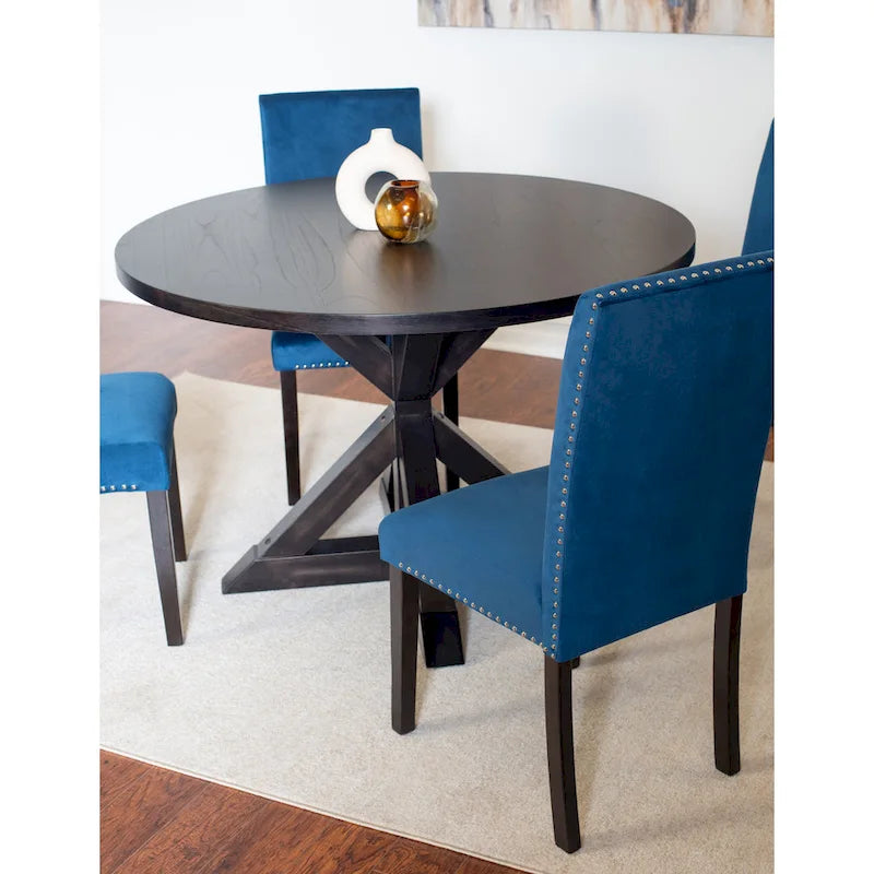 Table et chaises de salle à manger compactes avec garniture cloutée chromée pour cuisine