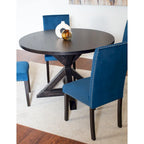 Table et chaises de salle à manger compactes avec garniture cloutée chromée pour cuisine