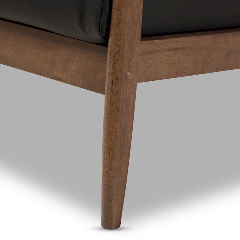 Fauteuil de salon mi-century avec pieds en bois massif et assise rembourrée