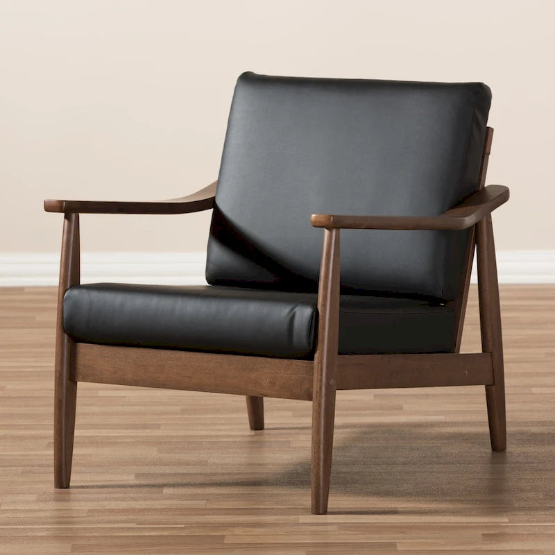 Fauteuil de salon mi-century avec pieds en bois massif et assise rembourrée