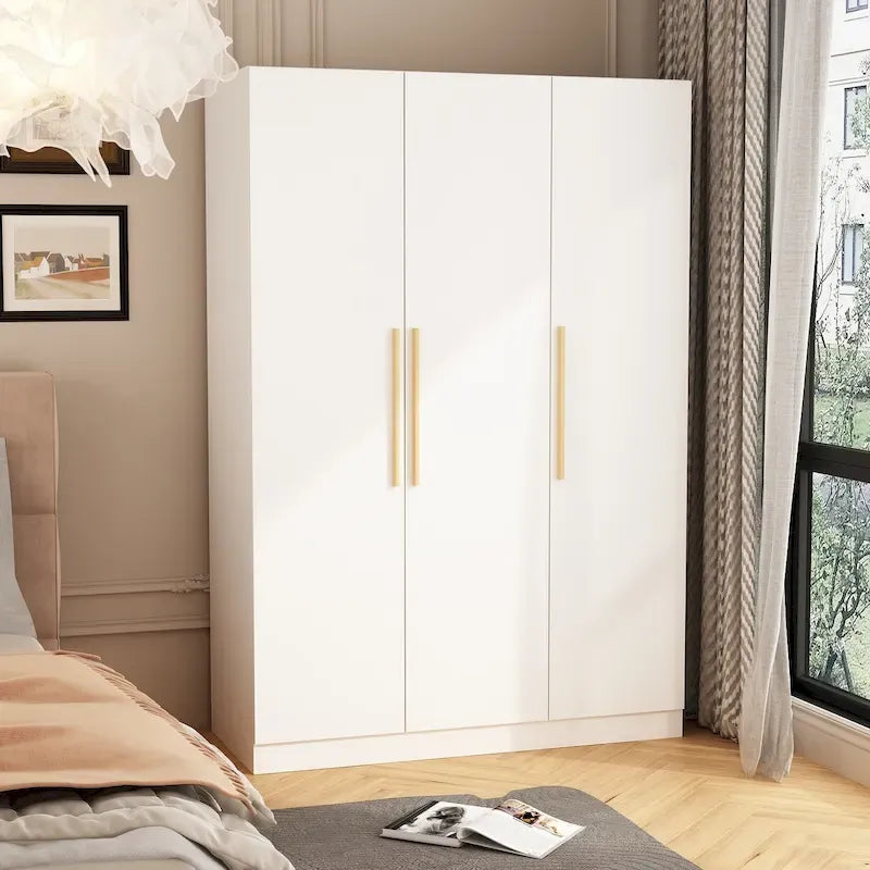 Armoire de rangement à trois portes, 70 H x 47,2 L, en blanc