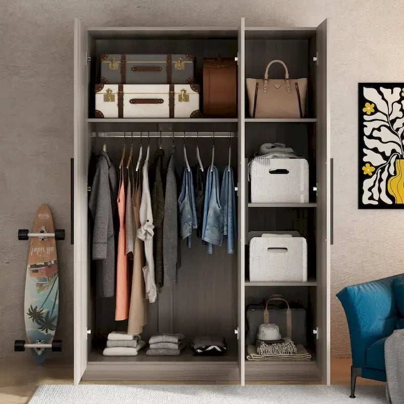 Armoire de rangement à trois portes, 70 H x 47,2 L, en blanc