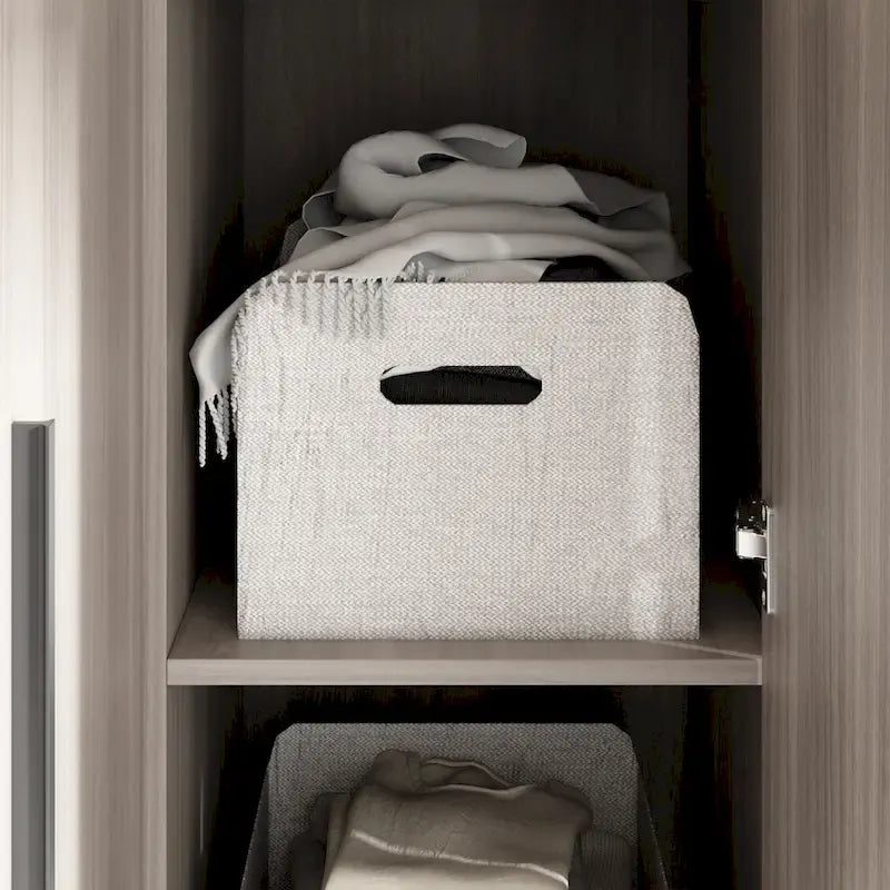 Armoire de rangement à trois portes, 70 H x 47,2 L, en blanc