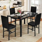 Table de salle à manger moderne avec plateau en verre trempé et chaises en cuir PU avec surpiqûres diamant