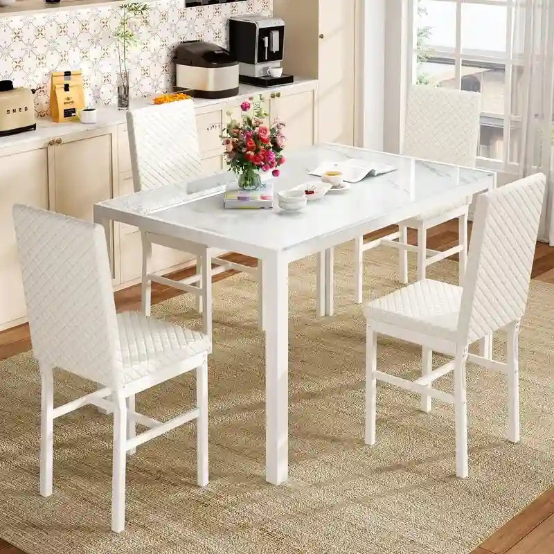 Table de salle à manger moderne avec plateau en verre trempé et chaises en cuir PU avec surpiqûres diamant